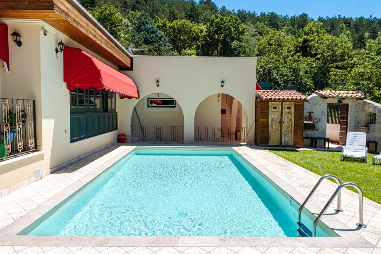 Aria Di Bosco Bed & Breakfast LʼAquila Eksteriør bilde